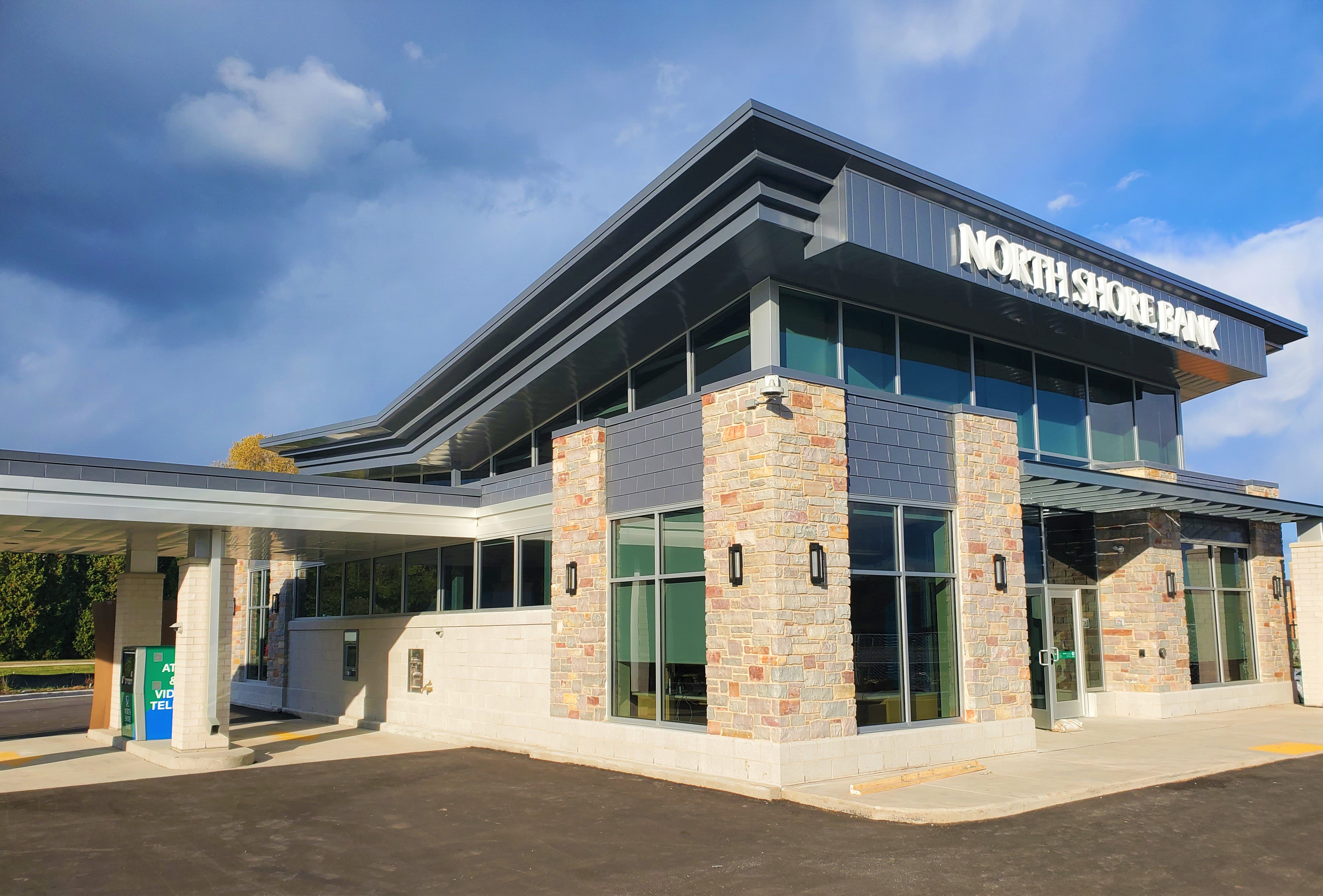 North Shore Bank Pinnacle Construction